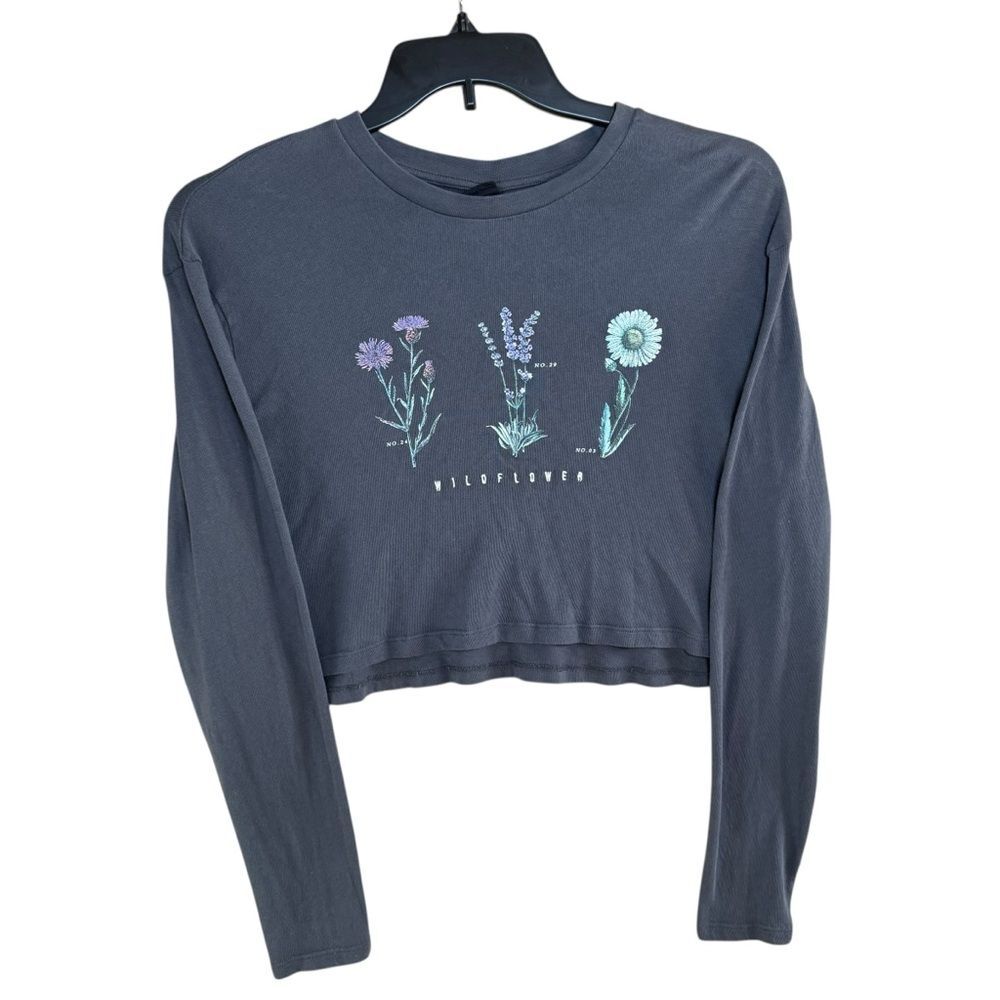 Urban Outfitters Charcoal Grey Wildflower Graphic Cropped Long Sleeve Tee-Large